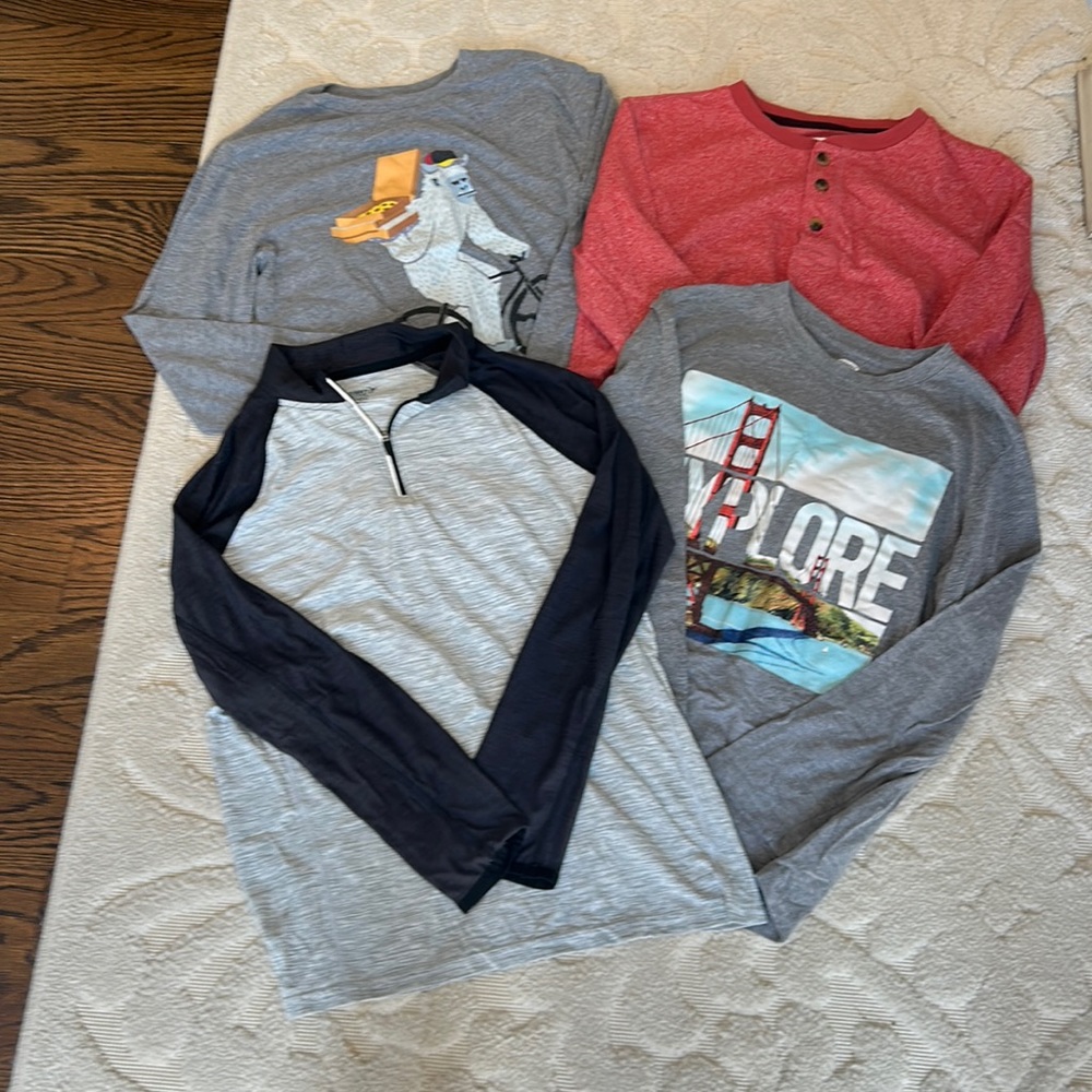 For Old Navy boys, long sleeve T-shirts all size extra large, 14–16